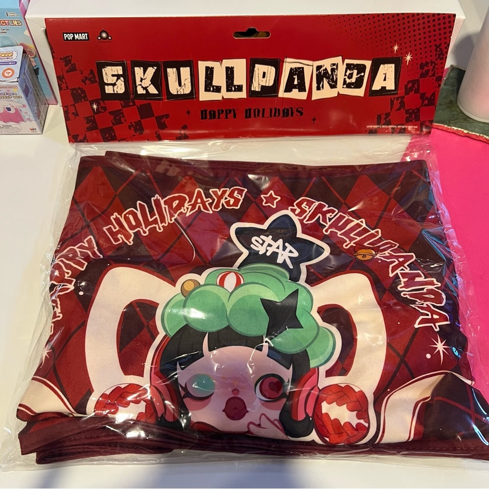 EXCLUSIVE Pop Mart Skullpanda Holiday Table Runner